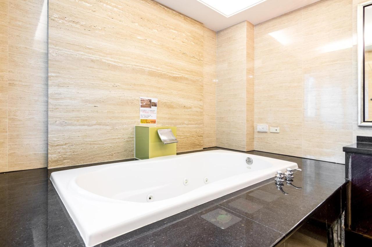 Haian Stay Riverside Bed And Breakfast 台南 エクステリア 写真